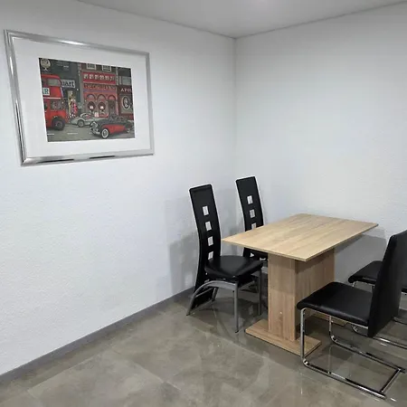 Apartman 2- Zimmer-wohnung, Naehe Phantasialand, Palmenparadies, Koeln, Bonn *