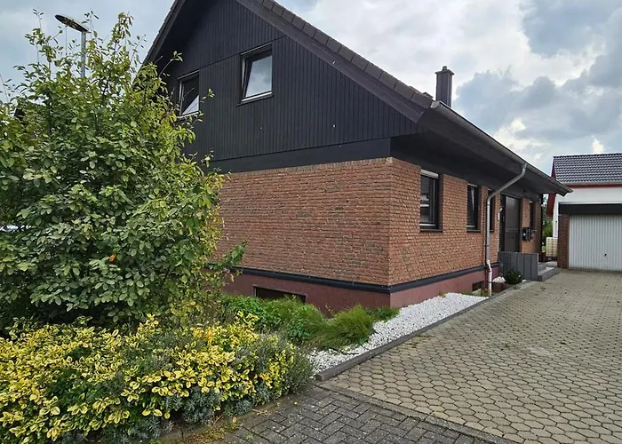 Apartman 2- Zimmer-wohnung, Naehe Phantasialand, Palmenparadies, Koeln, Bonn *